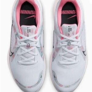 Nike Women's Running Shoes - White and Pink